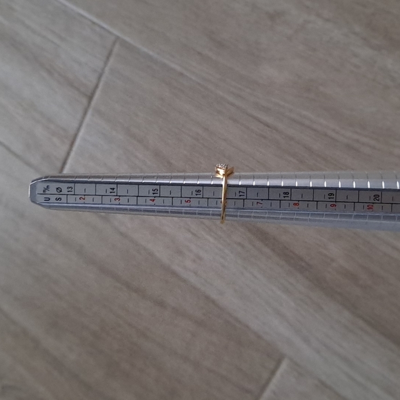 Bony Levy 18K gold and diamond stacking ring - Picture 10 of 16